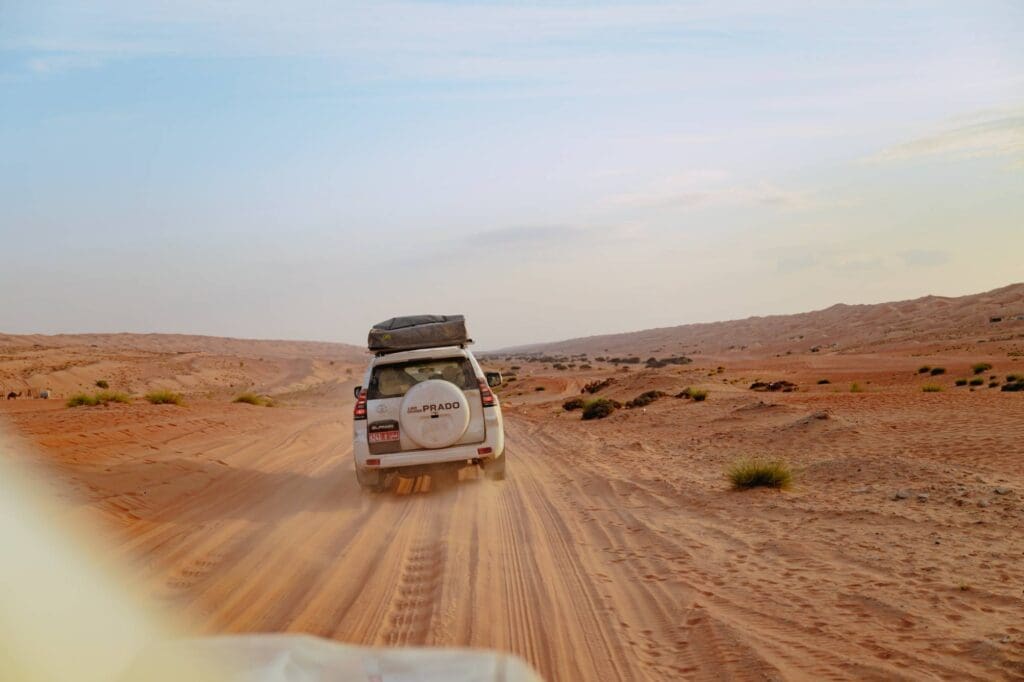 4x4 in de woestijn van Oman